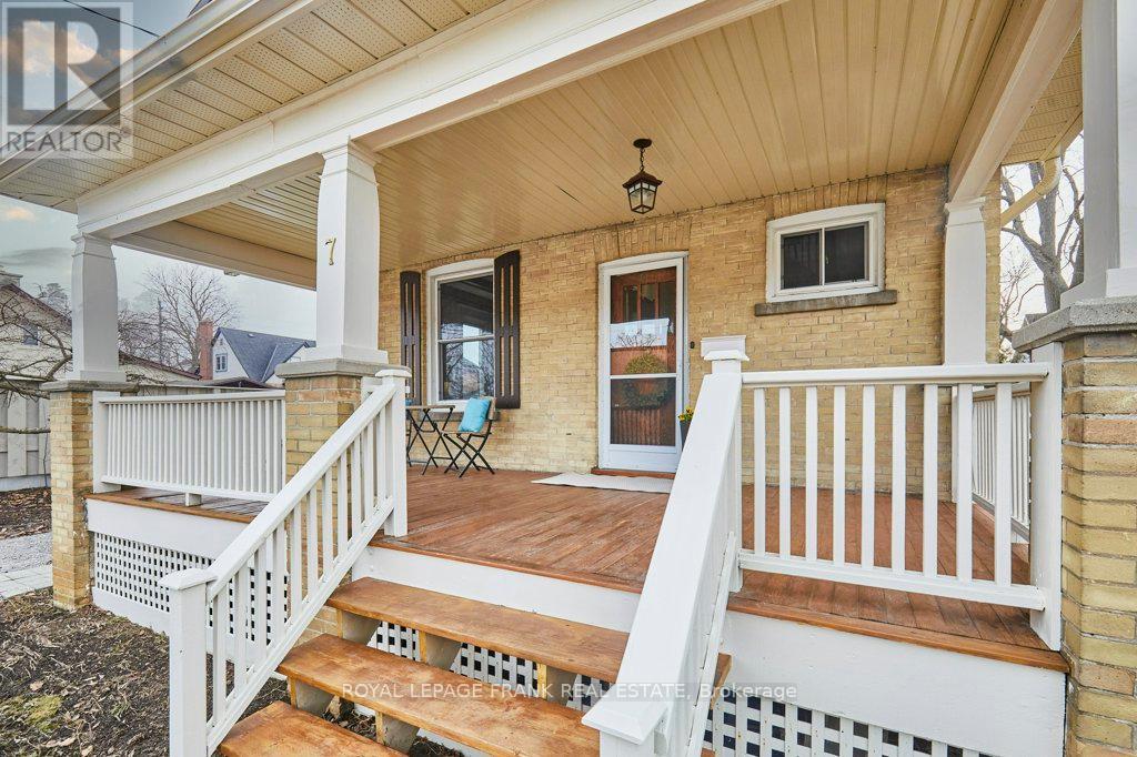 Property at 7 ADELAIDE STREET N image 4