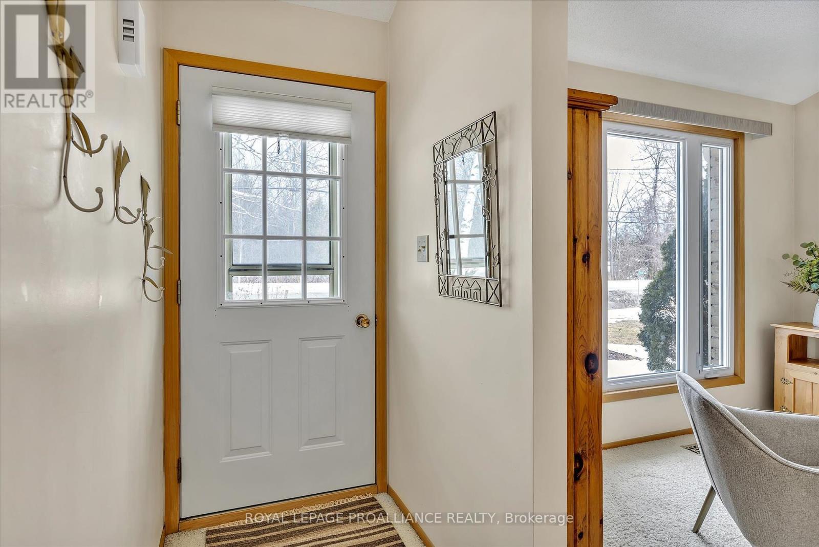 271 Woodland Drive, Selwyn, Ontario  K9L 1P2 - Photo 4 - X12110576