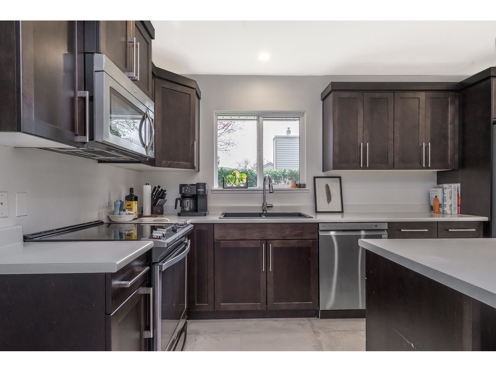 Property at 19212 FAIRWAY DRIVE image 4