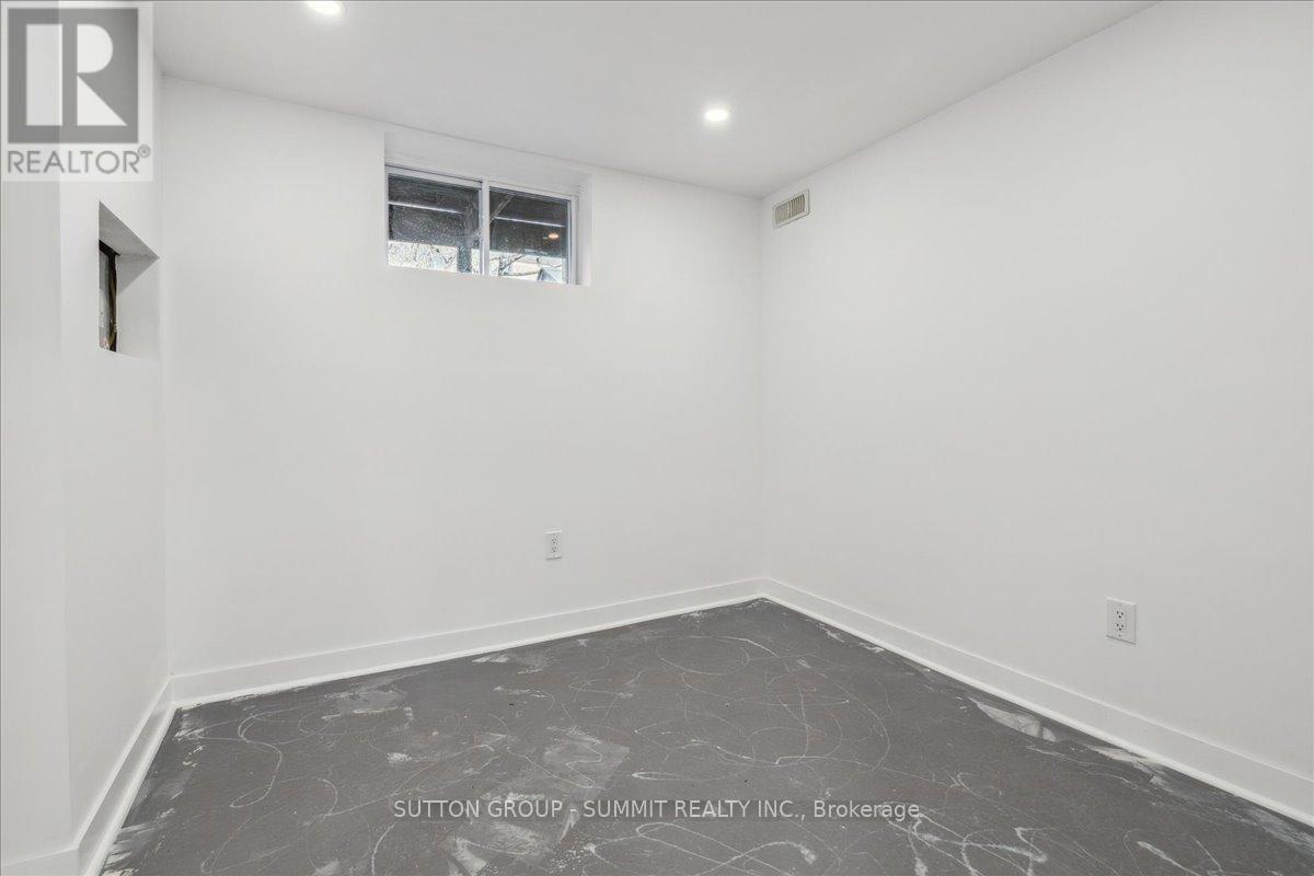 2446 Maryvale Court, Burlington, Ontario  L7P 2P2 - Photo 31 - W12110768