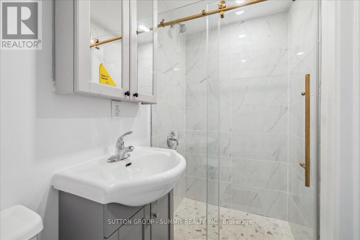 2446 Maryvale Court, Burlington, Ontario  L7P 2P2 - Photo 33 - W12110768