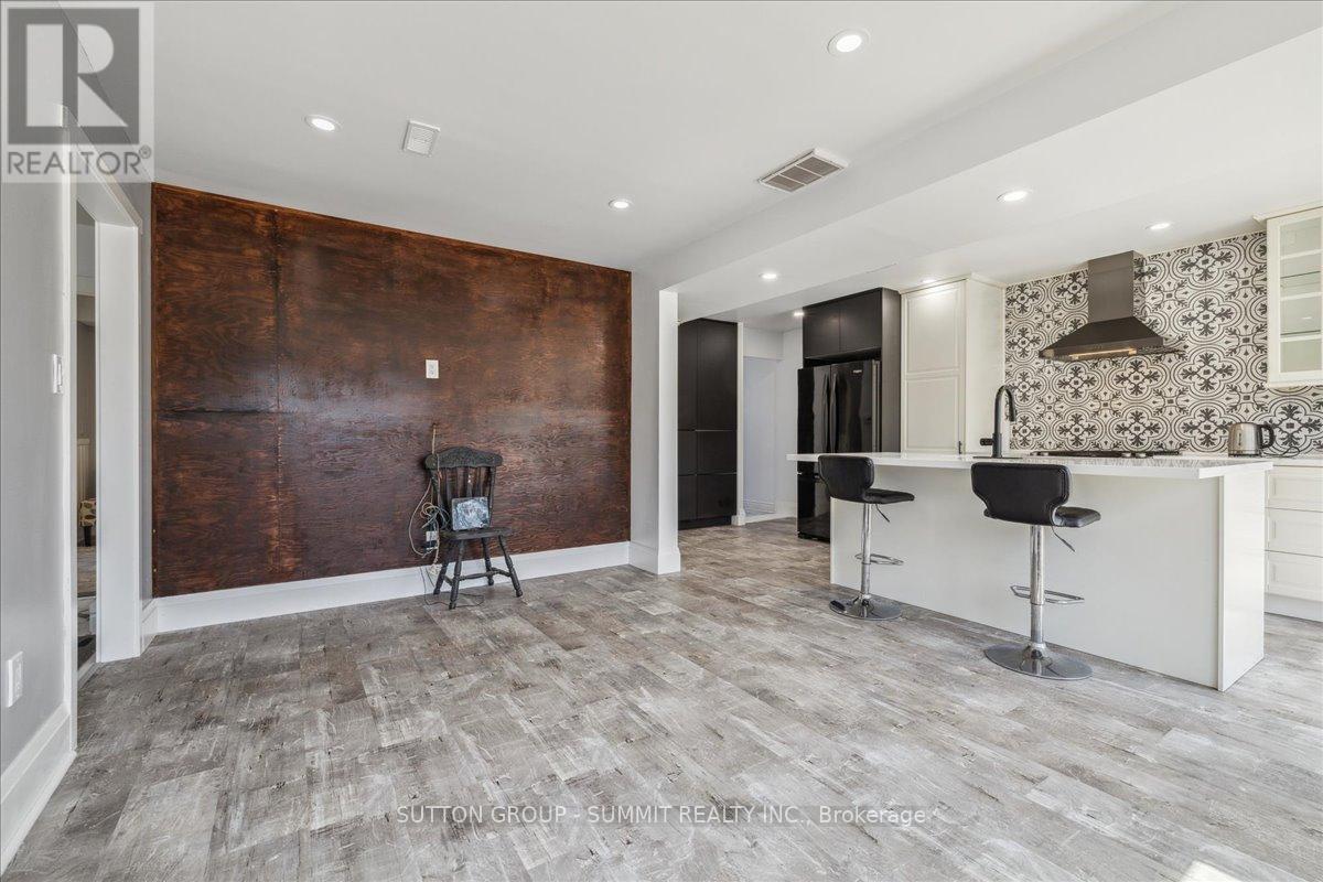 2446 Maryvale Court, Burlington, Ontario  L7P 2P2 - Photo 8 - W12110768