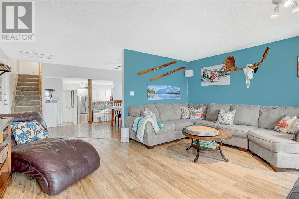Property at 9402 120 Avenue image 4