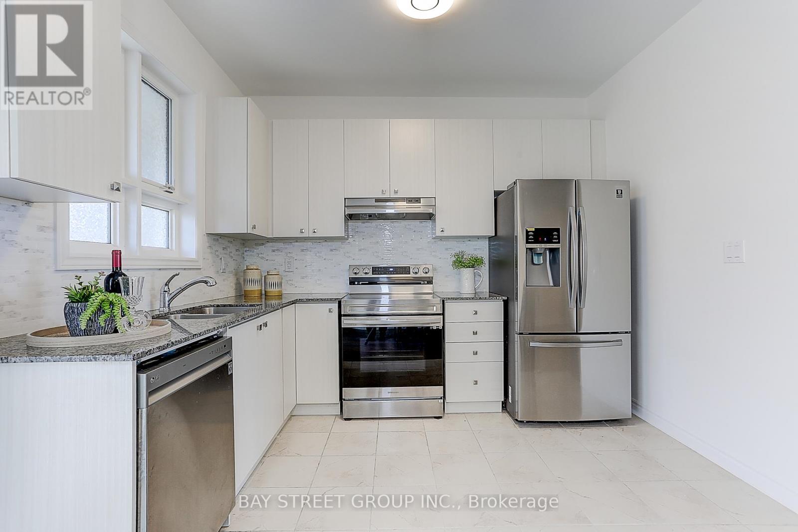 12 Chicago Lane, Markham, Ontario  L6E 0V6 - Photo 10 - N12091294