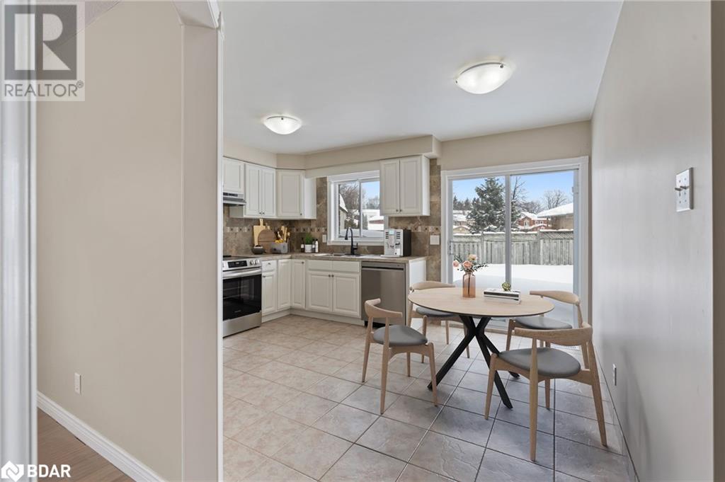 62 Mapleton Avenue, Barrie, Ontario  L4N 7L6 - Photo 14 - 40722504