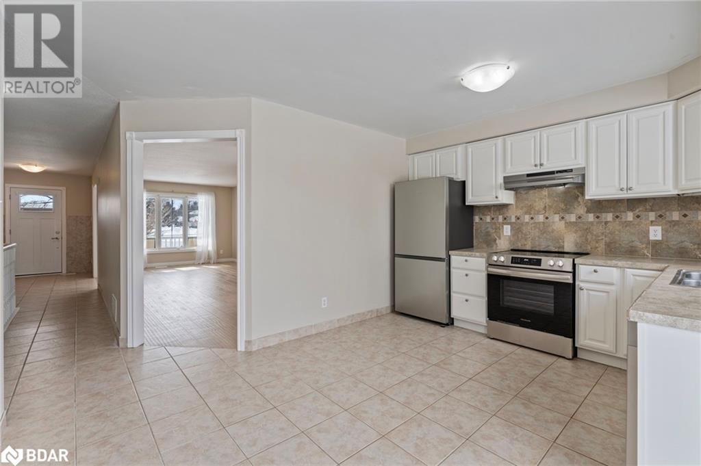 62 Mapleton Avenue, Barrie, Ontario  L4N 7L6 - Photo 16 - 40722504