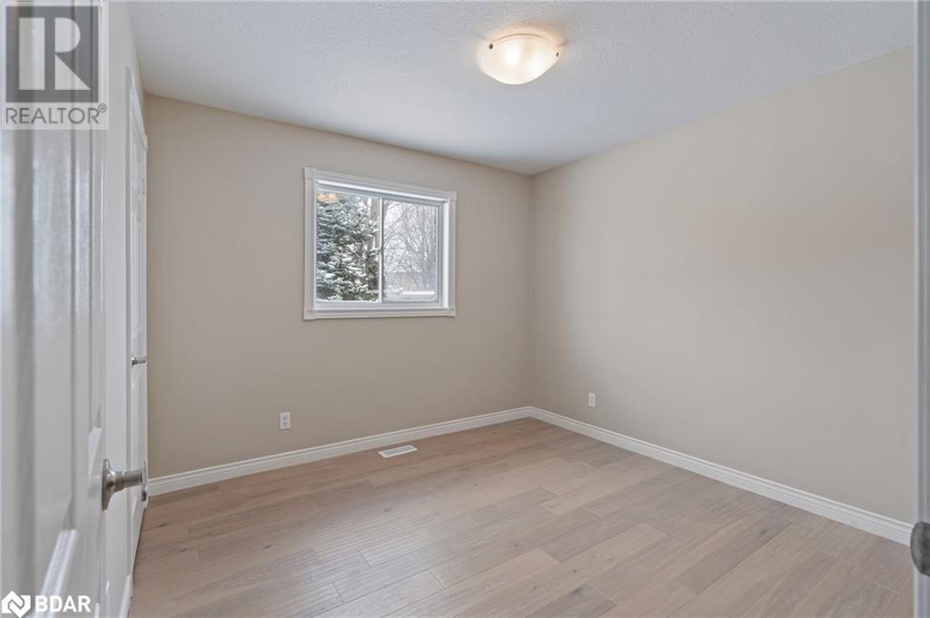 62 Mapleton Avenue, Barrie, Ontario  L4N 7L6 - Photo 29 - 40722504