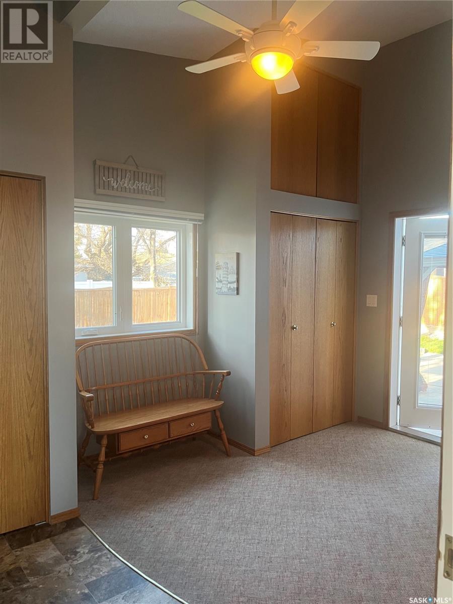 Property at 112 Assiniboia AVENUE image 4