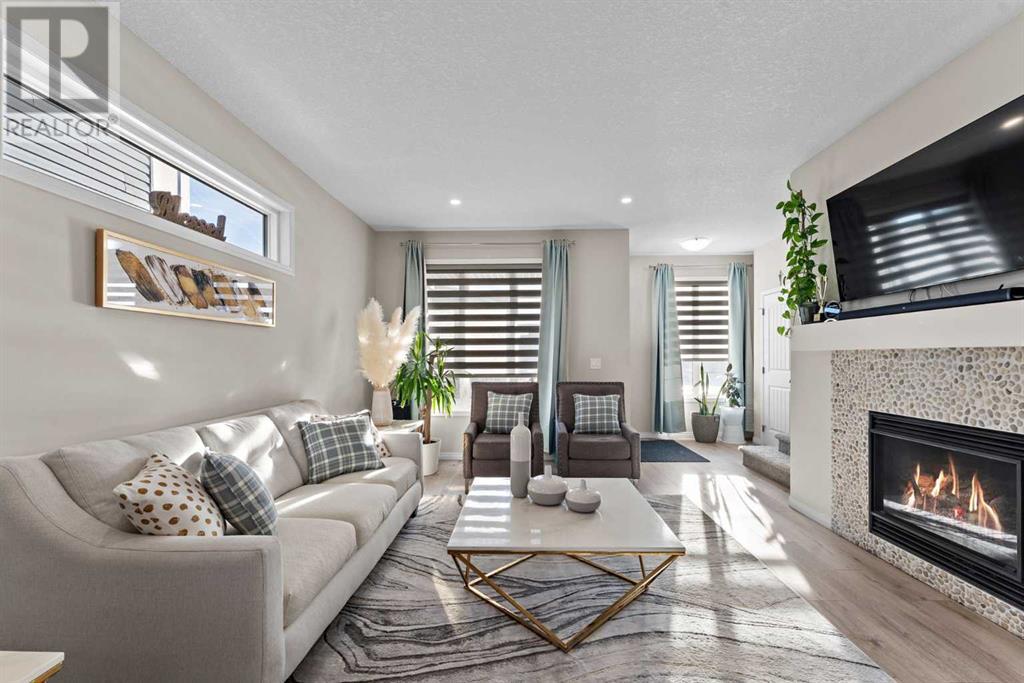Property at 138 Seton Grove SE image 3