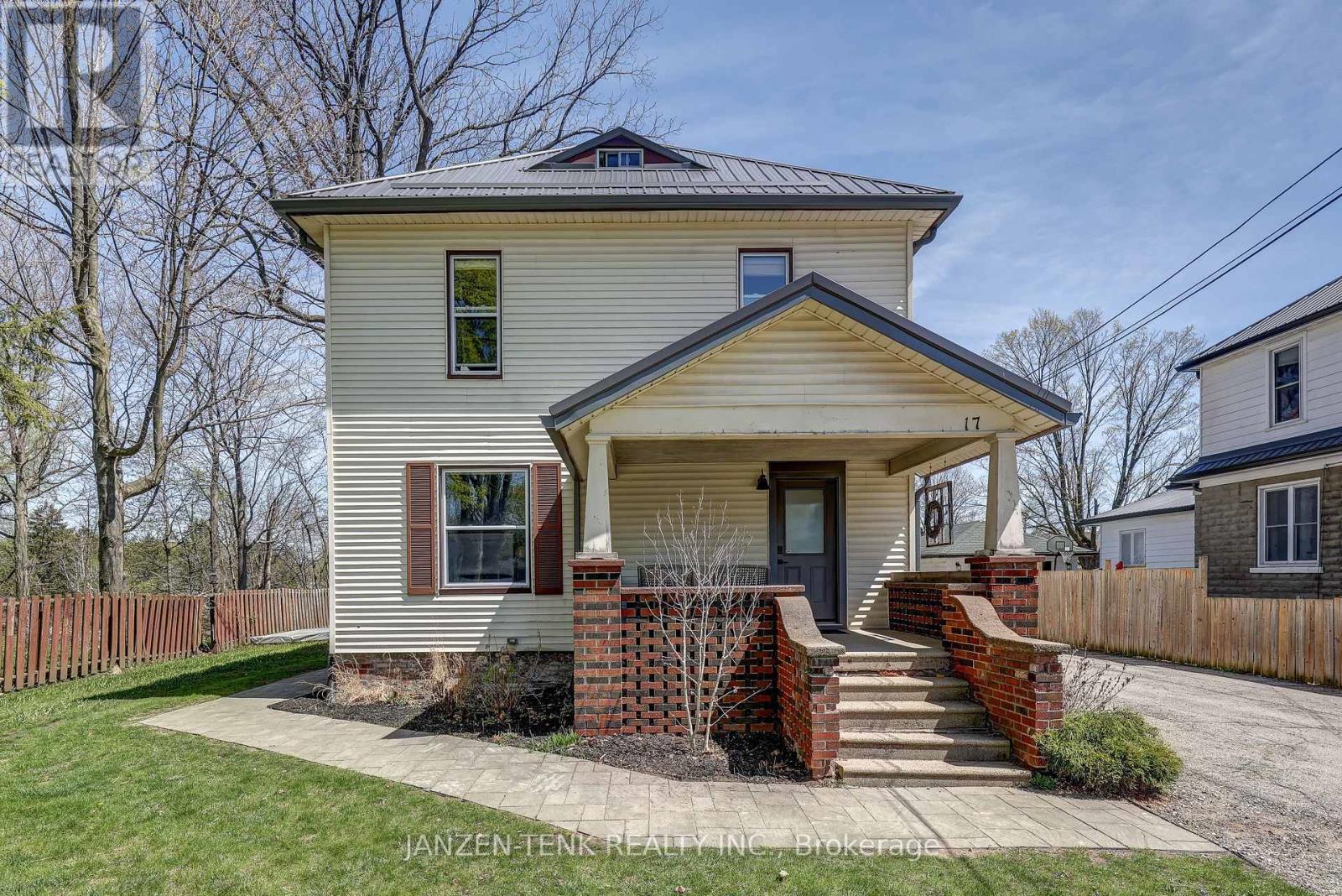 17 Oak Street