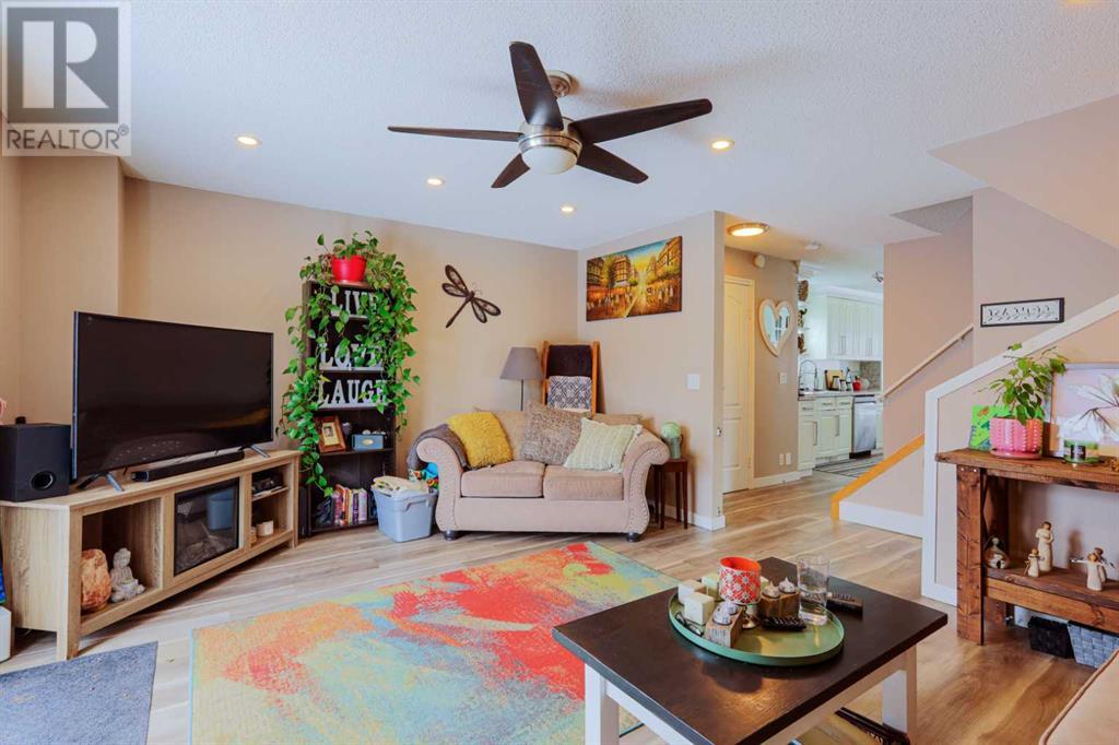 8 Mckenna Mews Se, Calgary, Alberta  T2Z 1W8 - Photo 6 - A2209212