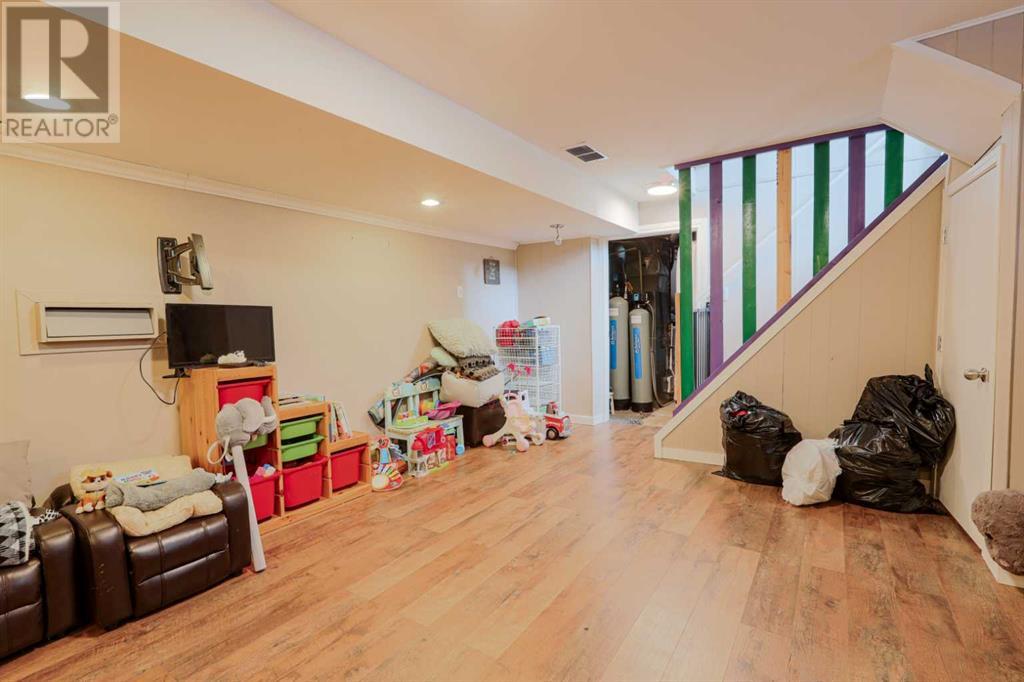 8 Mckenna Mews Se, Calgary, Alberta  T2Z 1W8 - Photo 27 - A2209212