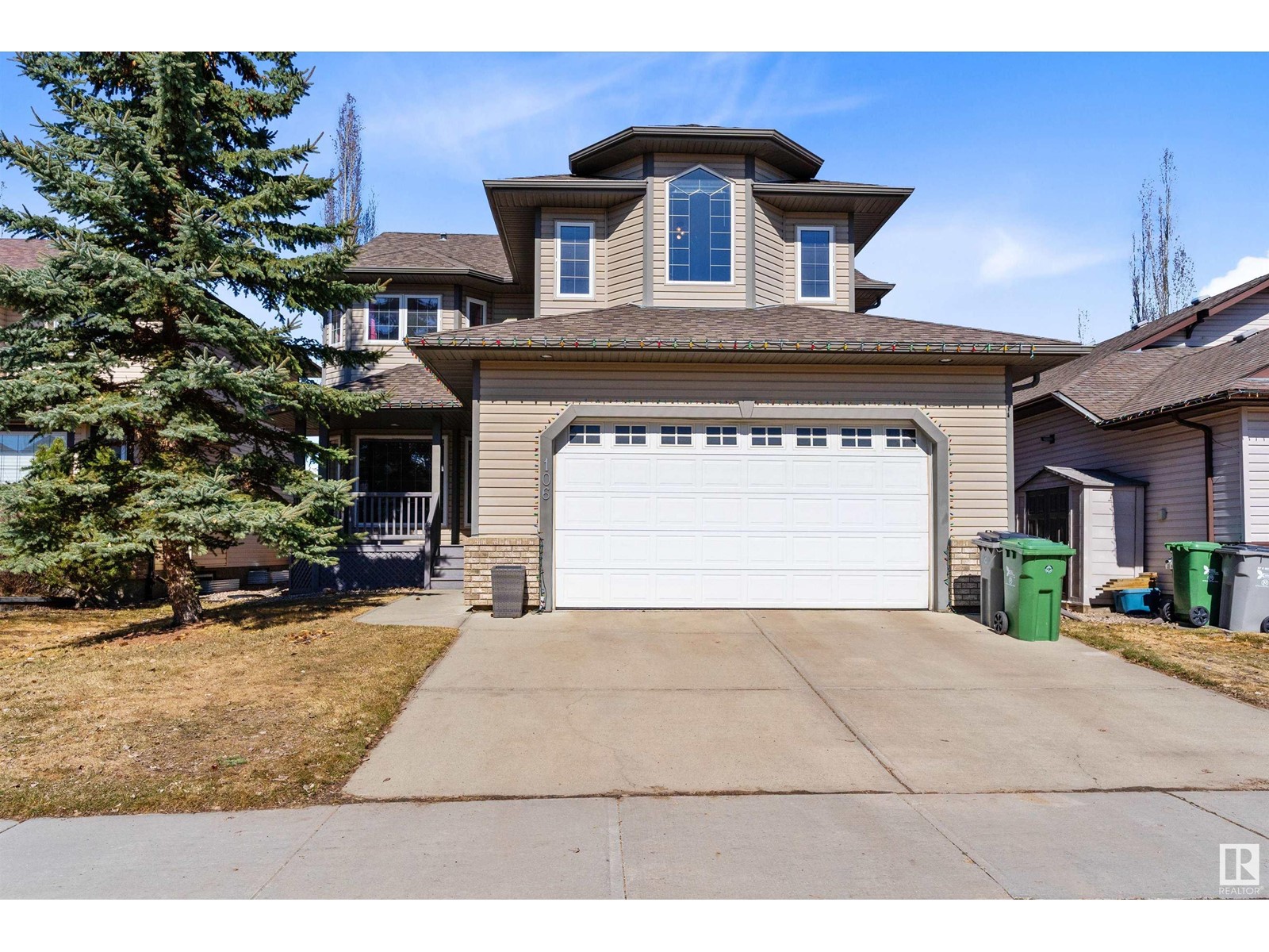 Property at 106 RIDEAU CR image 2