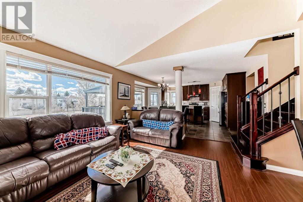 606 Schooner Cove Nw, Calgary, Alberta  T3L 1Z1 - Photo 6 - A2209287