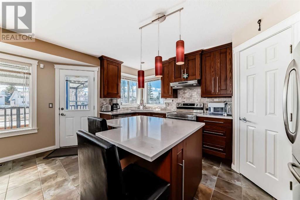 606 Schooner Cove Nw, Calgary, Alberta  T3L 1Z1 - Photo 22 - A2209287