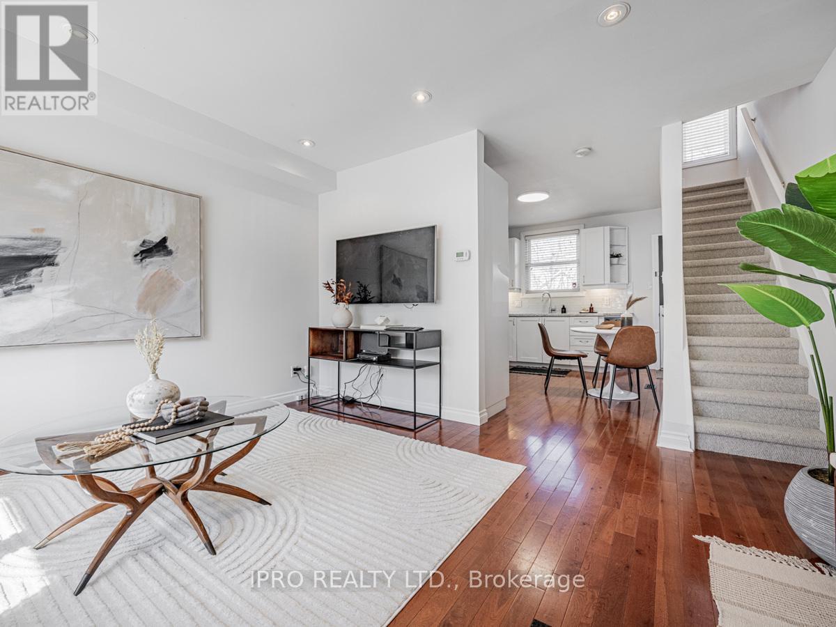Property at 22 QUEENSDALE AVENUE image 1