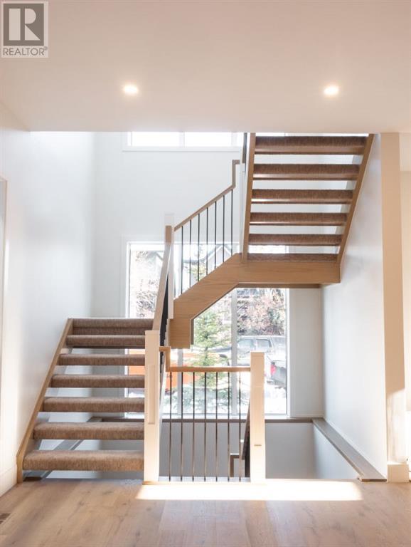 Property at 4407 17 Street SW image 5