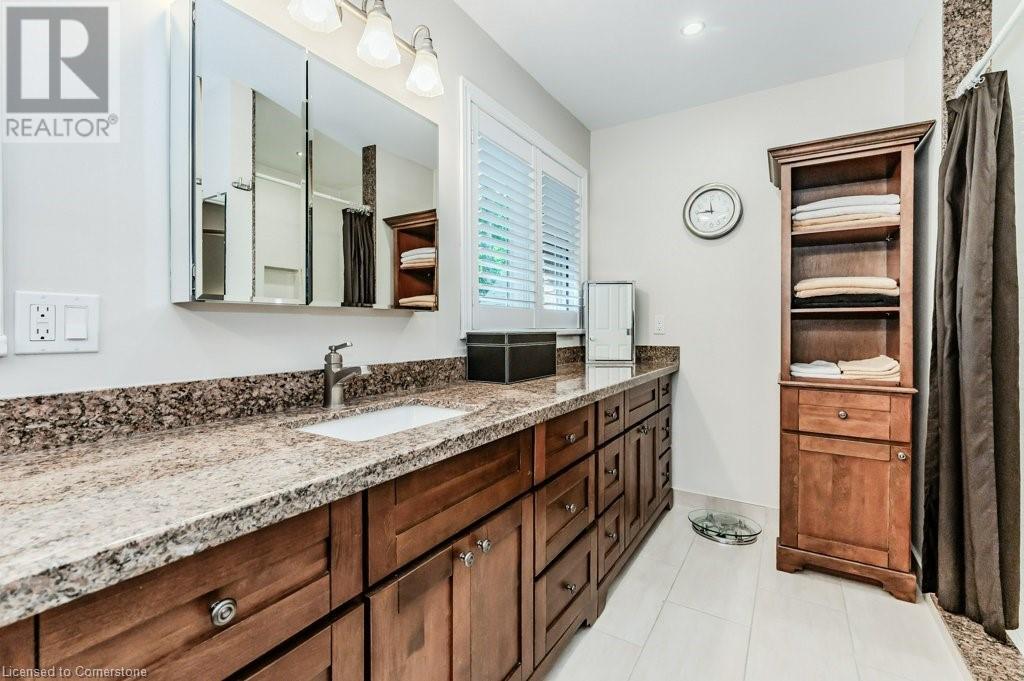 219 Corrie Crescent, Waterloo, Ontario  N2L 5W3 - Photo 28 - 40721981