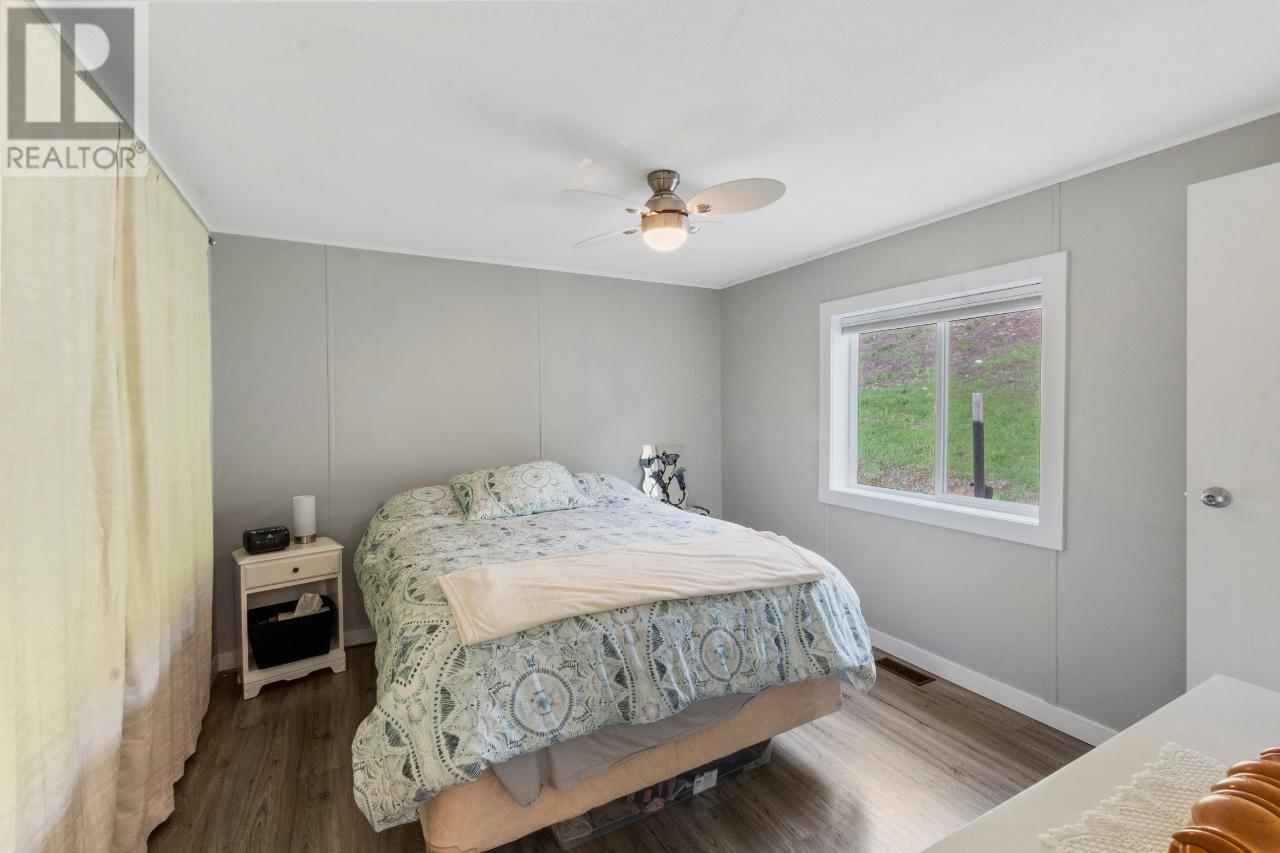948 Bridgeview Road, Castlegar, British Columbia  V1N 4K9 - Photo 26 - 2479172