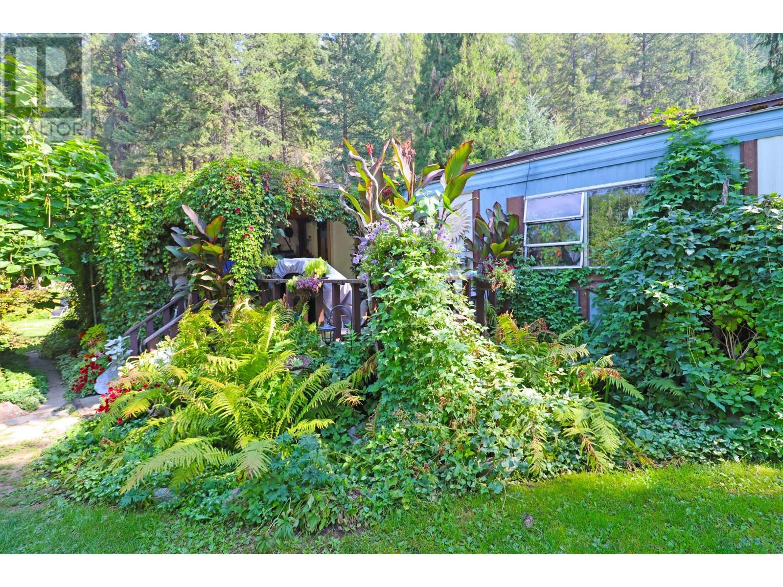 1680 Chandler Road, Christina Lake, British Columbia  V0H 1E0 - Photo 12 - 10345484