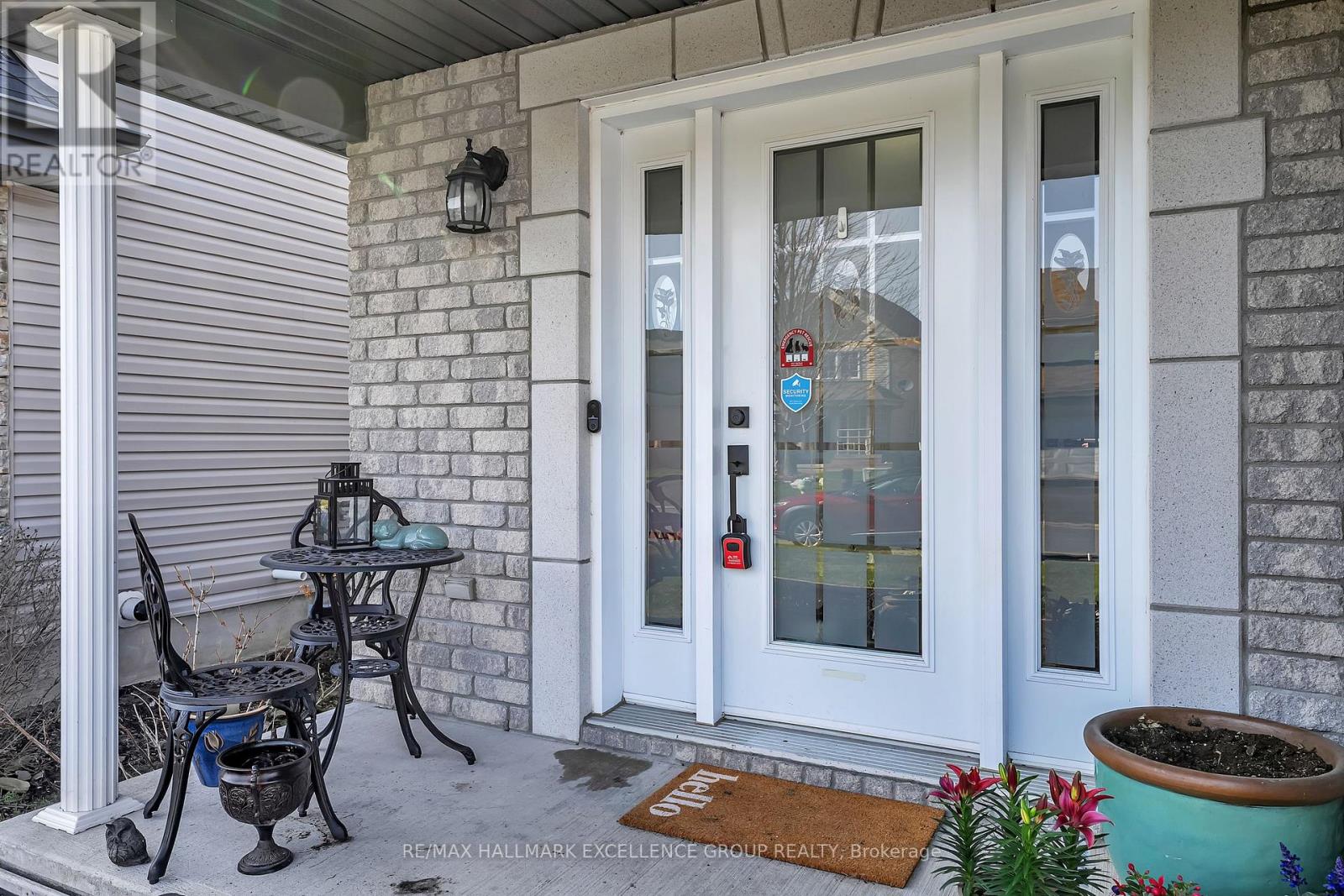 Property at 581 EMERALD STREET image 5