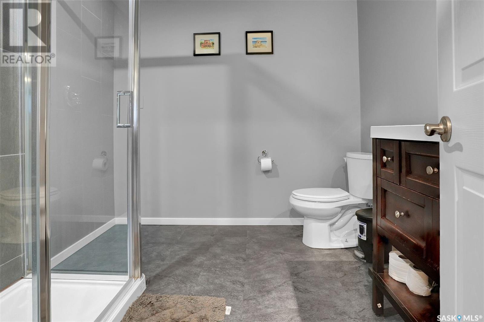 405 Brookview Drive, Regina, Saskatchewan  S4Y 0B3 - Photo 34 - SK004004