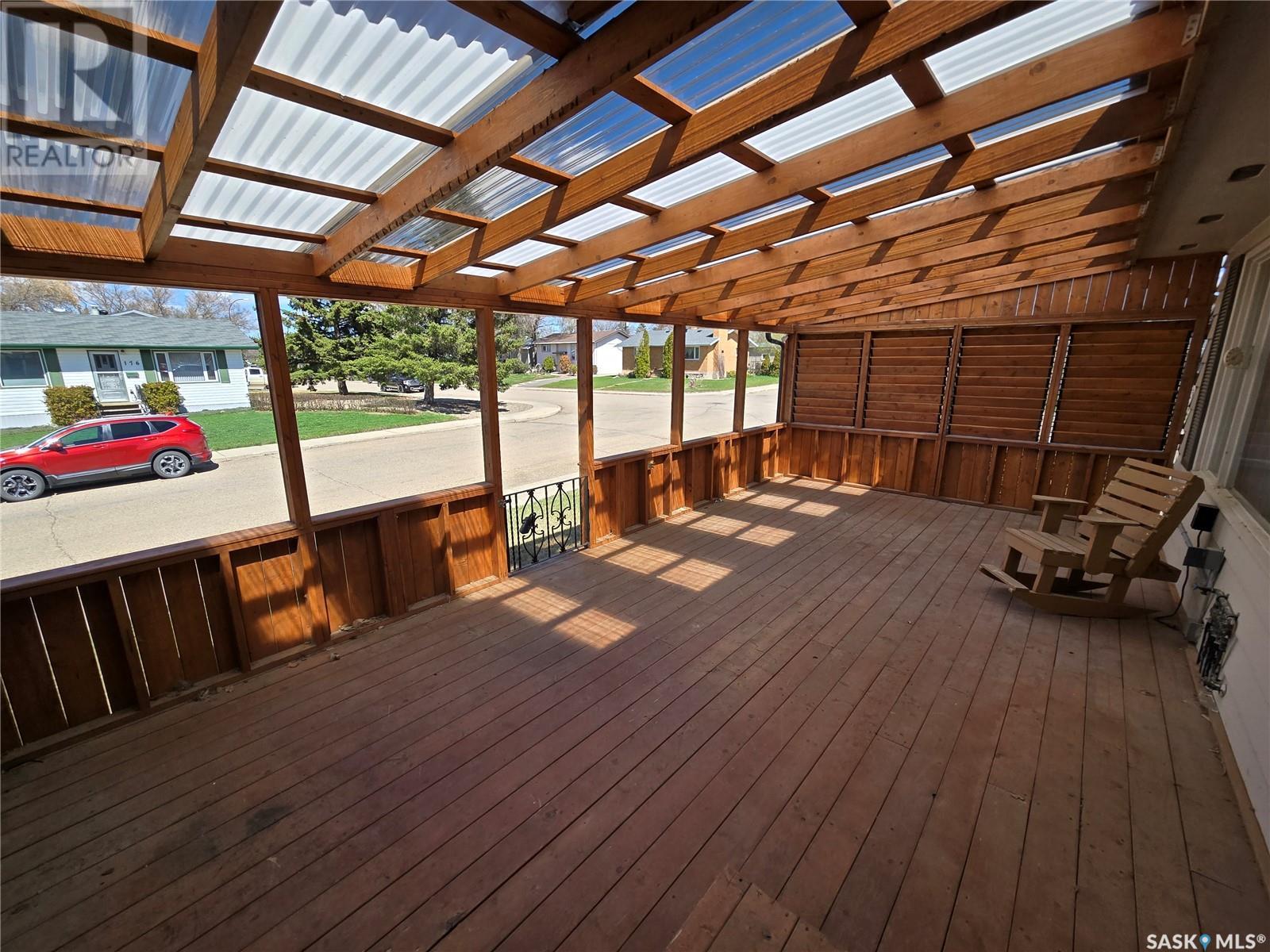 Property at 204 1st AVENUE SW image 4