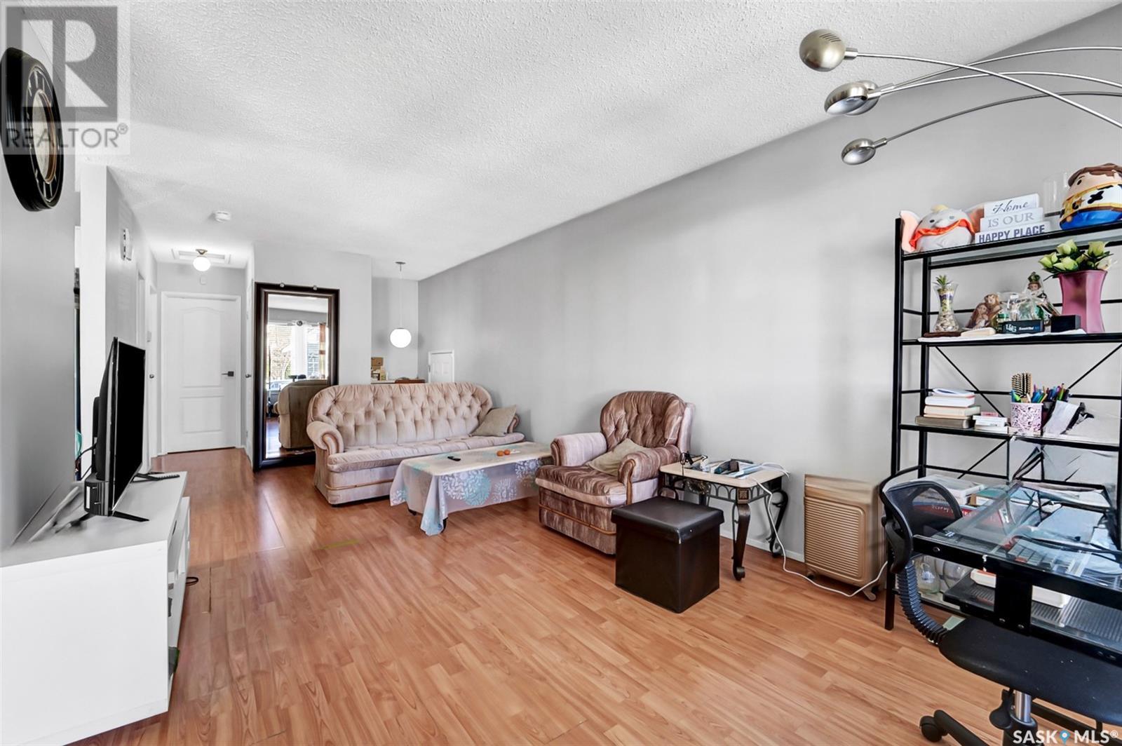 Property at 132 M AVENUE S image 4