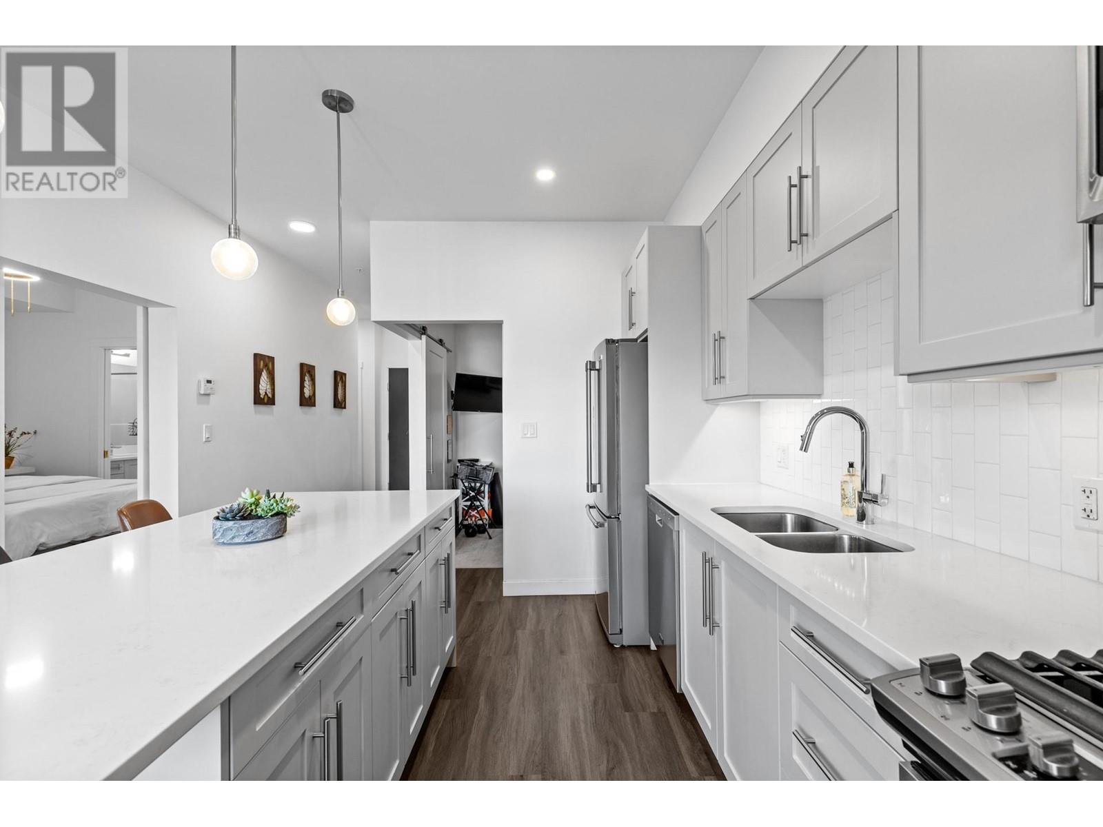 3630 Mission Springs Drive Unit# 404, Kelowna, British Columbia  V1W 0B2 - Photo 3 - 10344099