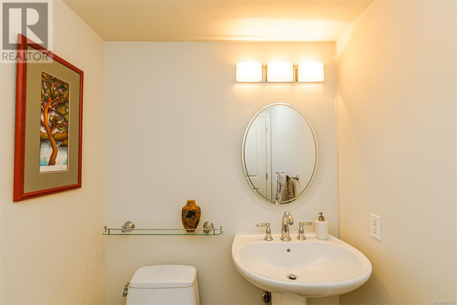 Property at 1017 DeCosta Pl image 2