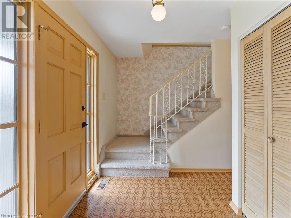 Property at 20 RAMSGATE Drive image 4