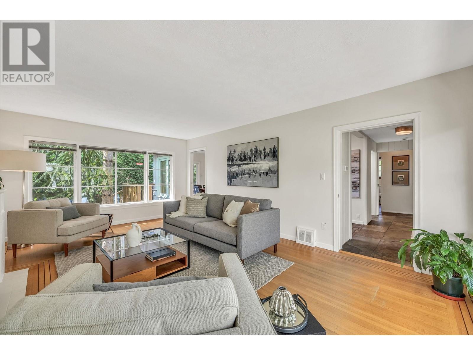 1031 Belmont Avenue, North Vancouver, British Columbia  V7R 1K3 - Photo 10 - R2995739