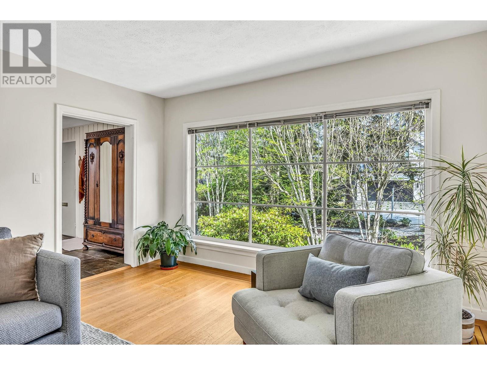 1031 Belmont Avenue, North Vancouver, British Columbia  V7R 1K3 - Photo 4 - R2995739
