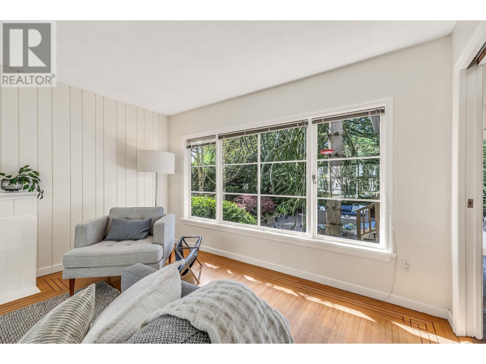 1031 Belmont Avenue, North Vancouver, British Columbia  V7R 1K3 - Photo 5 - R2995739