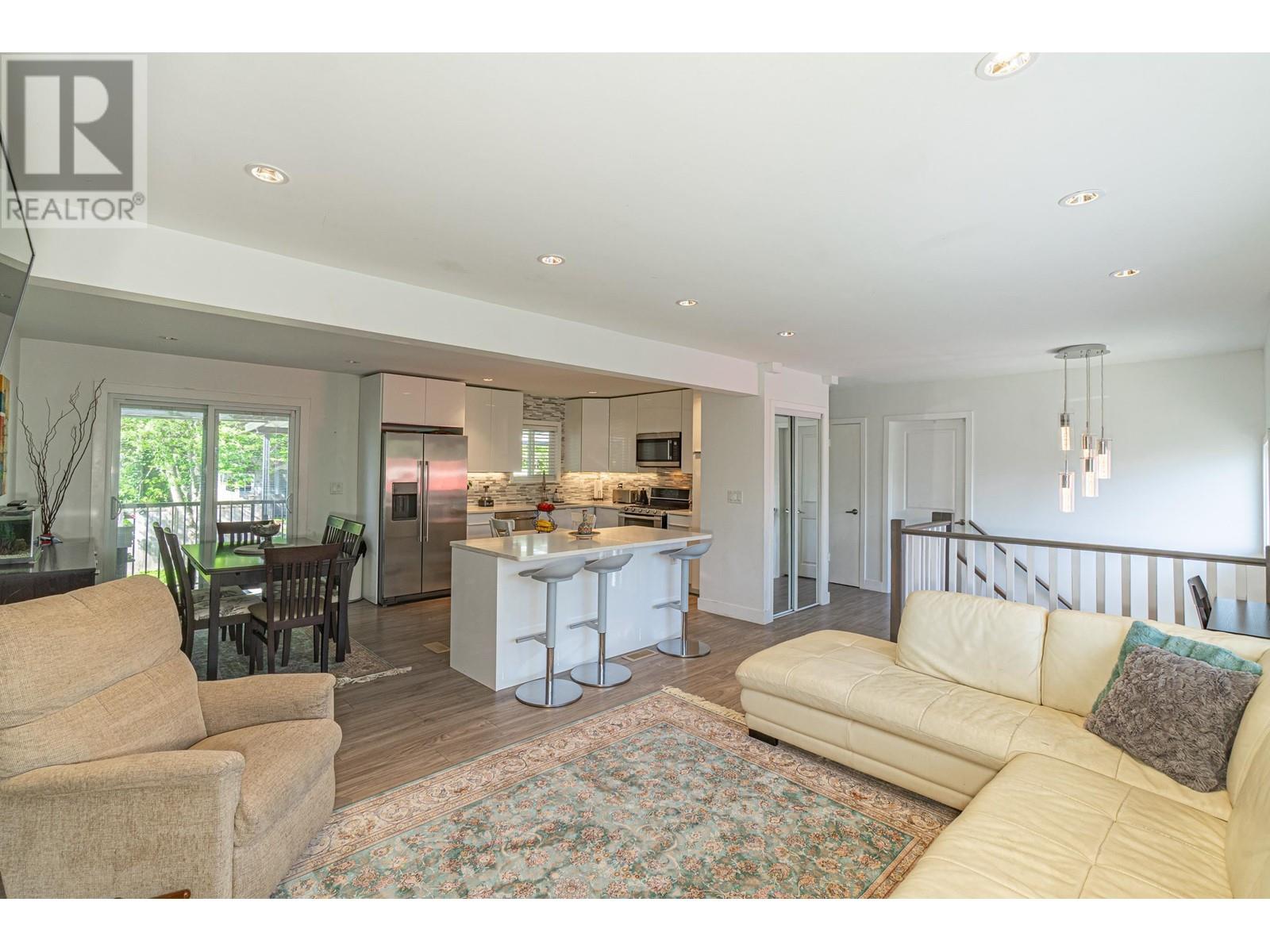 512 W 24th Street, North Vancouver, British Columbia  V7M 2E1 - Photo 10 - R2995741