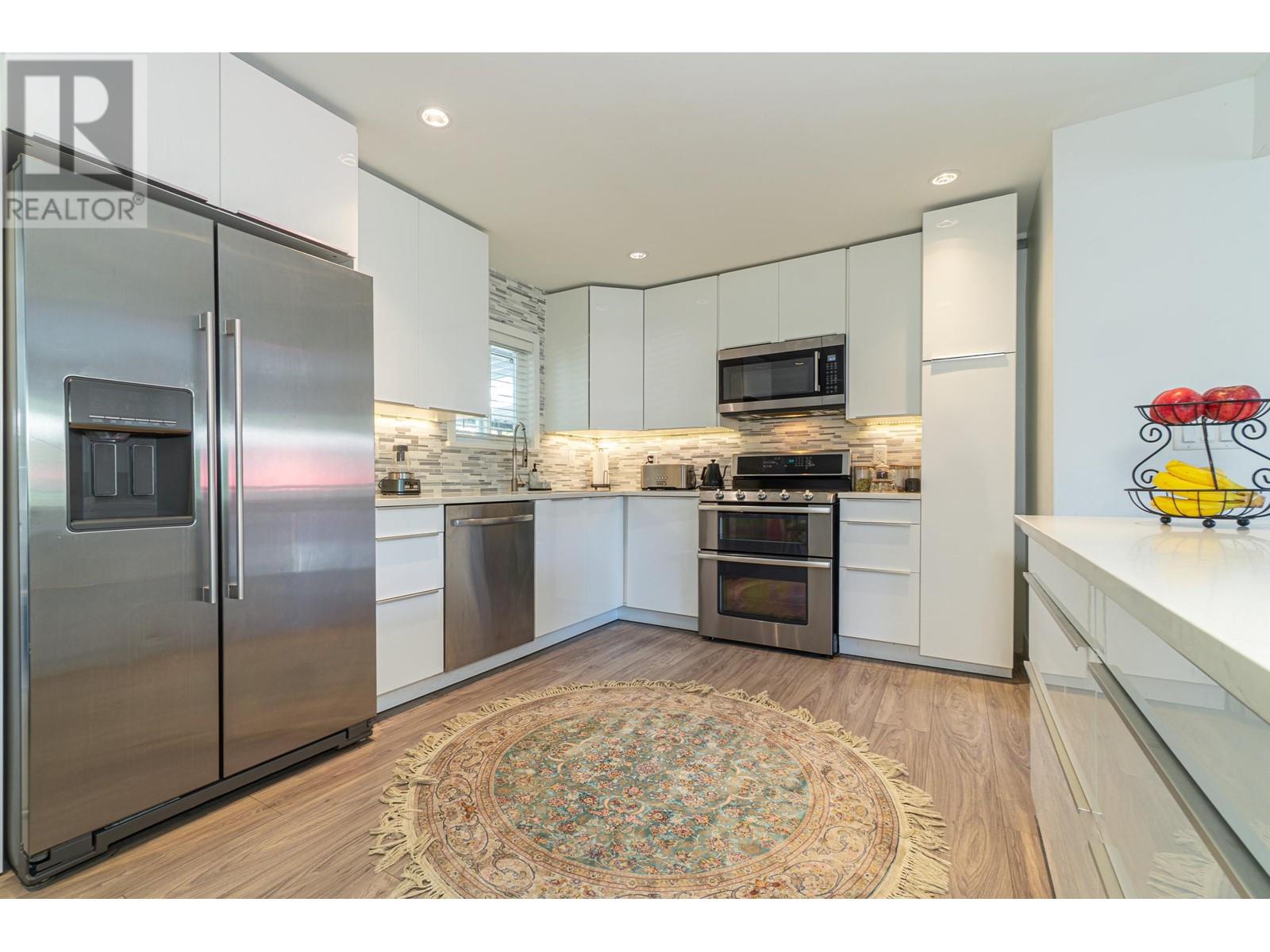 512 W 24th Street, North Vancouver, British Columbia  V7M 2E1 - Photo 13 - R2995741