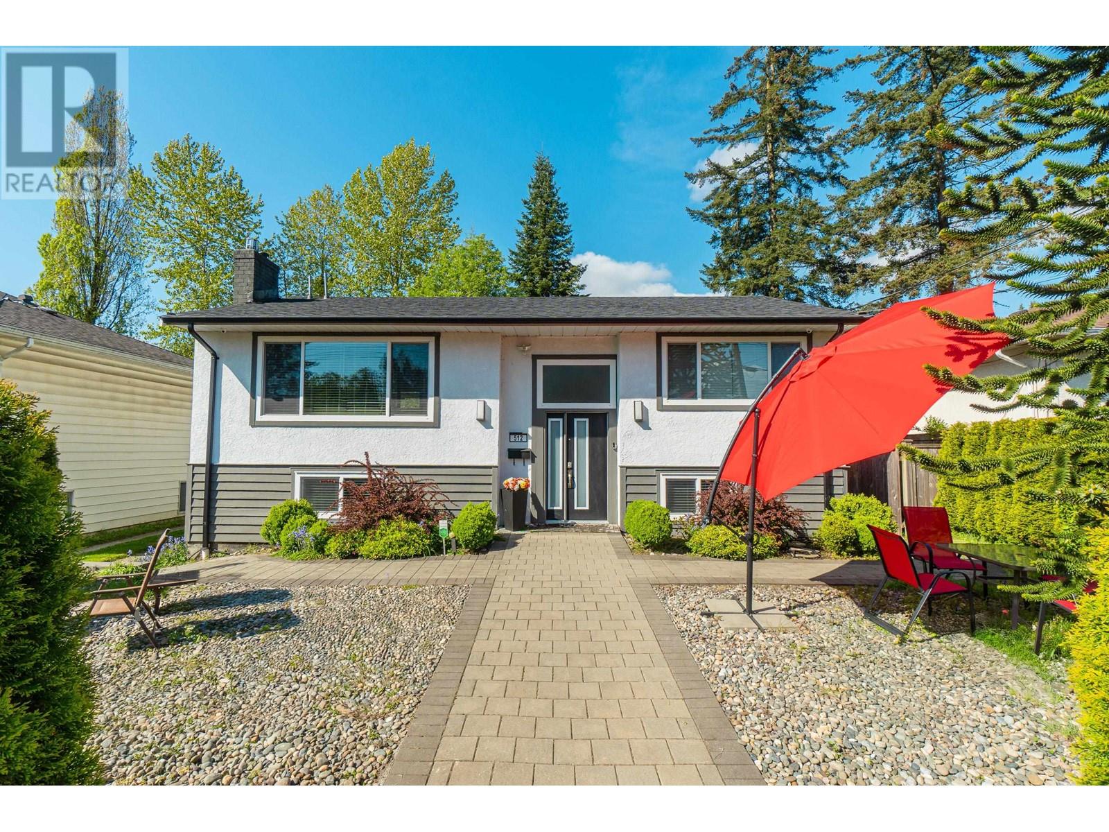 512 W 24th Street, North Vancouver, British Columbia  V7M 2E1 - Photo 2 - R2995741