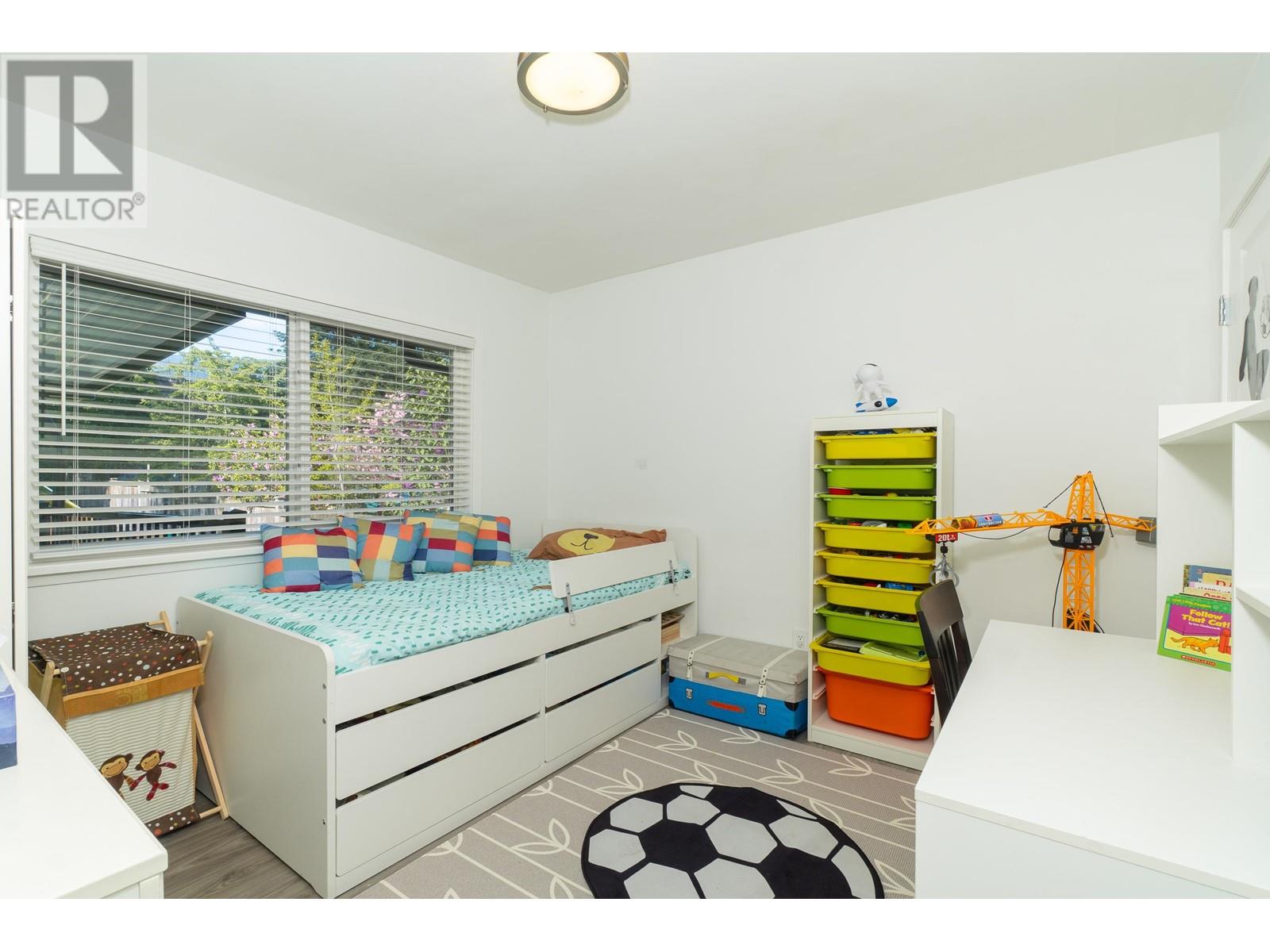 512 W 24th Street, North Vancouver, British Columbia  V7M 2E1 - Photo 23 - R2995741