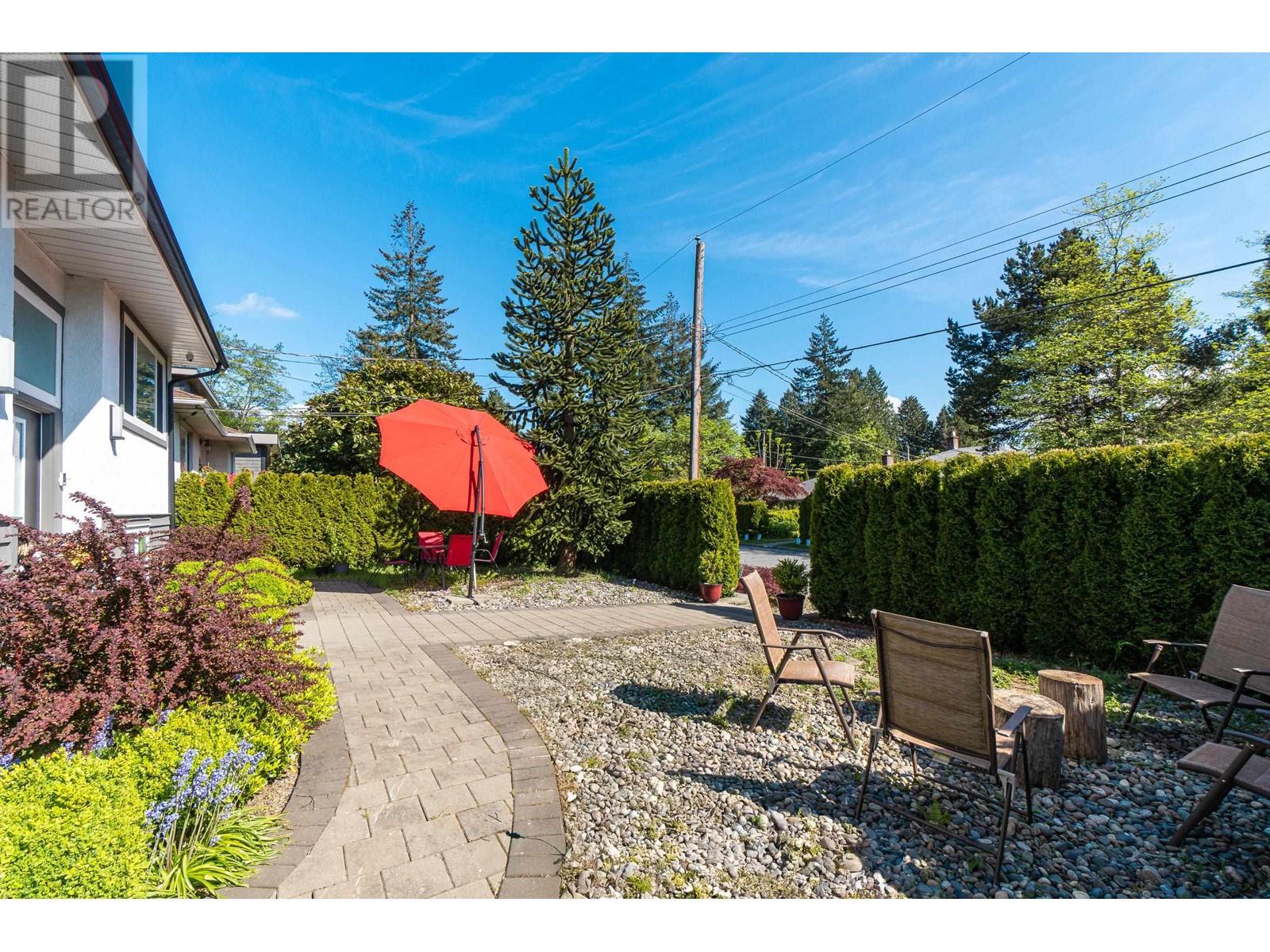 512 W 24th Street, North Vancouver, British Columbia  V7M 2E1 - Photo 3 - R2995741