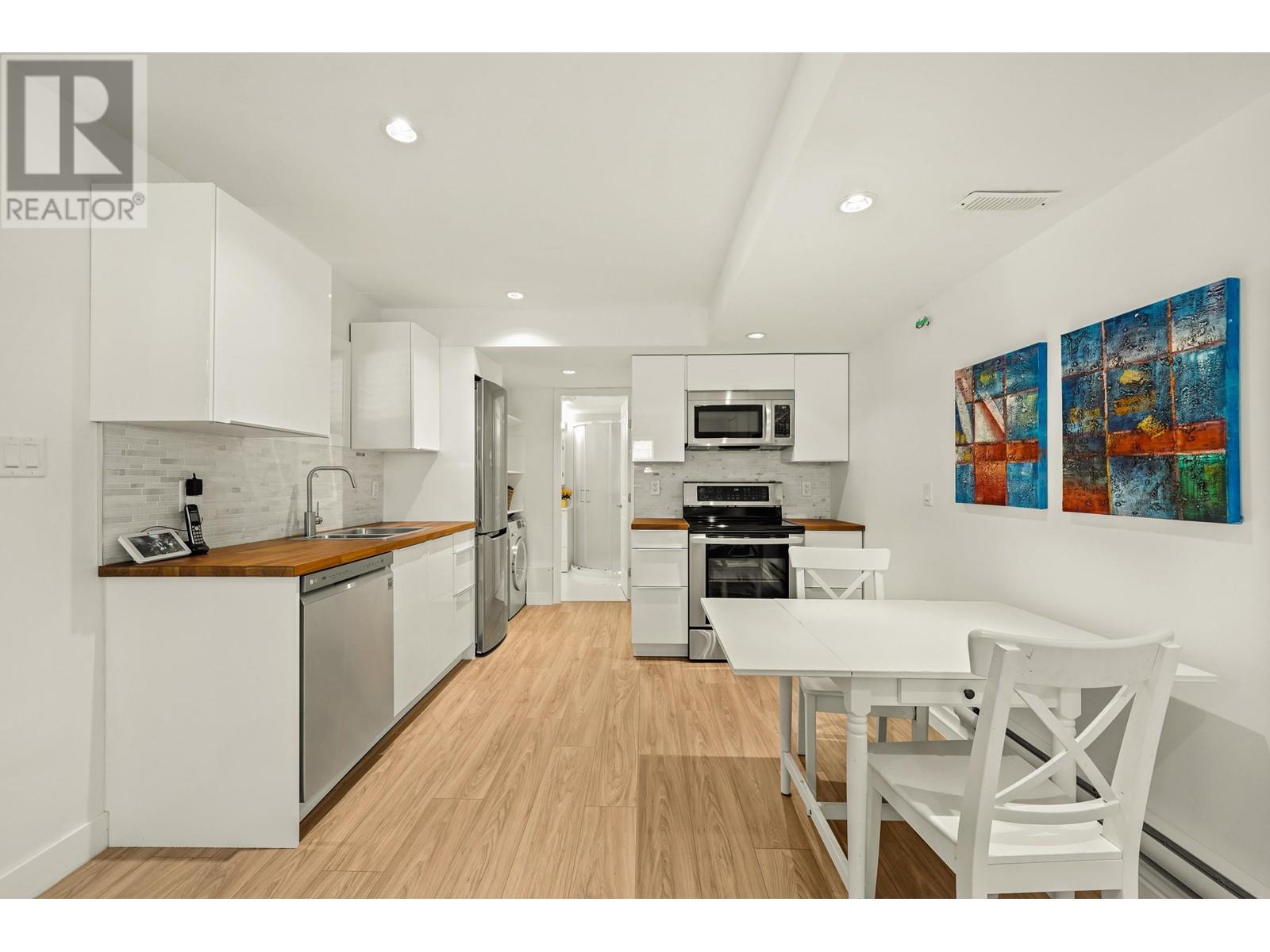512 W 24th Street, North Vancouver, British Columbia  V7M 2E1 - Photo 33 - R2995741