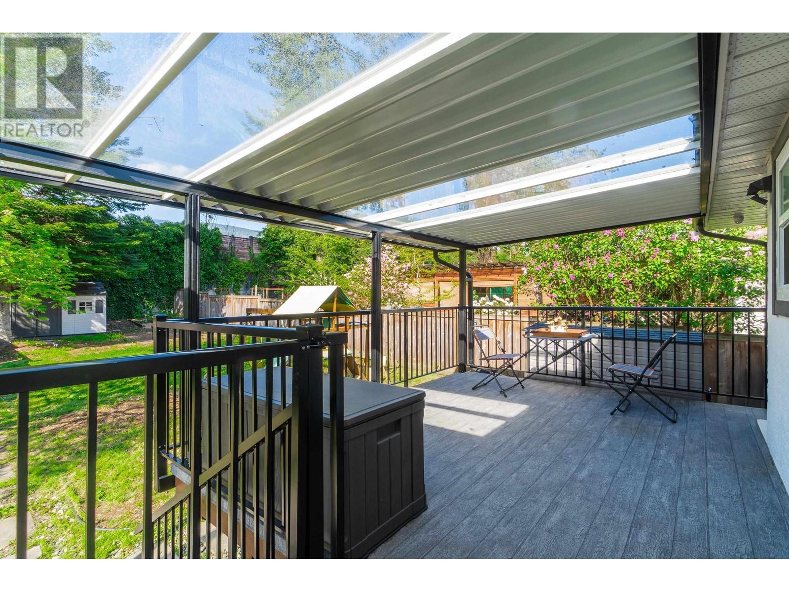512 W 24th Street, North Vancouver, British Columbia  V7M 2E1 - Photo 39 - R2995741