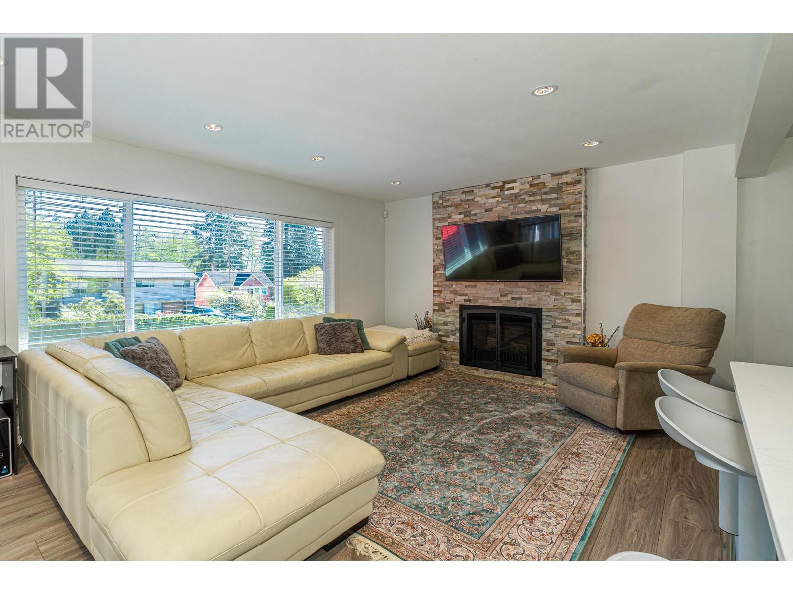 512 W 24th Street, North Vancouver, British Columbia  V7M 2E1 - Photo 7 - R2995741