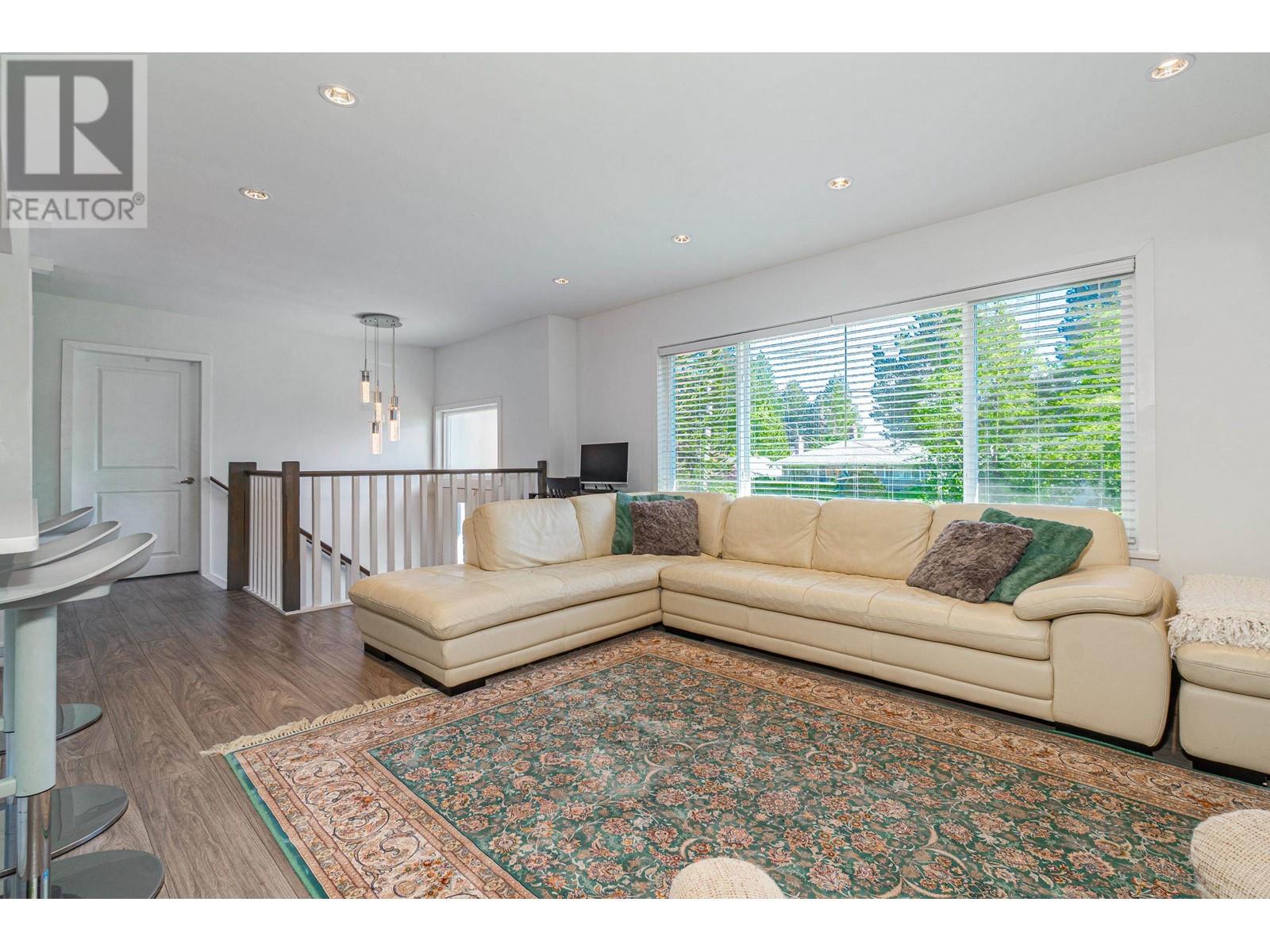 512 W 24th Street, North Vancouver, British Columbia  V7M 2E1 - Photo 9 - R2995741