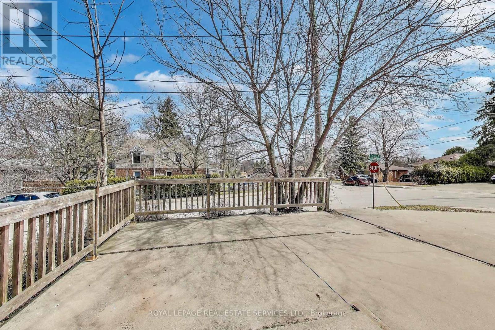 18 Ewing Street, Halton Hills (Georgetown), Ontario  L7G 2P7 - Photo 32 - W12110705