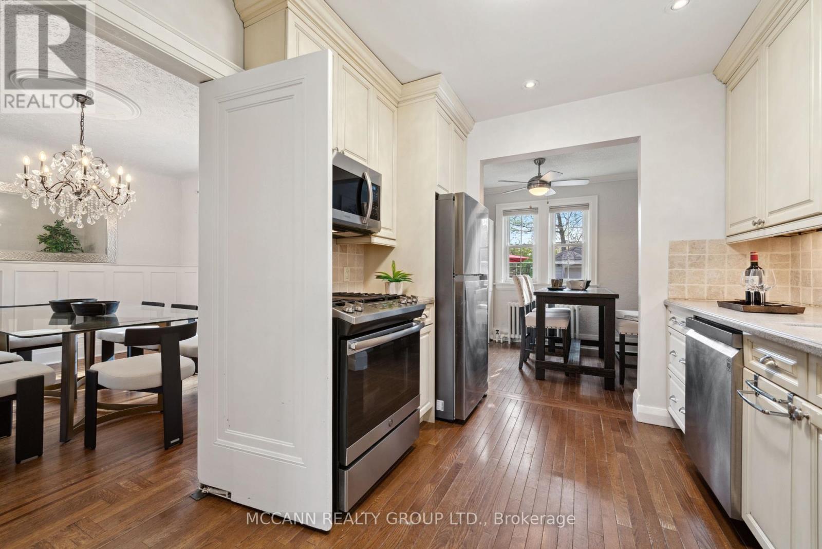 251 Wanless Avenue, Toronto, Ontario  M4N 1W5 - Photo 15 - C12110975