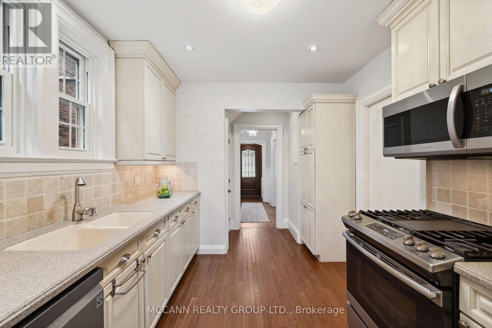 251 Wanless Avenue, Toronto, Ontario  M4N 1W5 - Photo 17 - C12110975