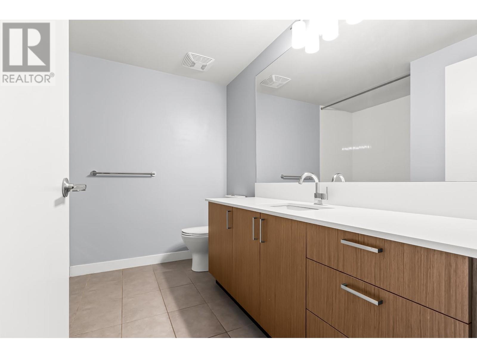 Listing Picture 18 of 28 : 306 221 UNION STREET, Vancouver / 溫哥華 - 魯藝地產 Yvonne Lu Group - MLS Medallion Club Member