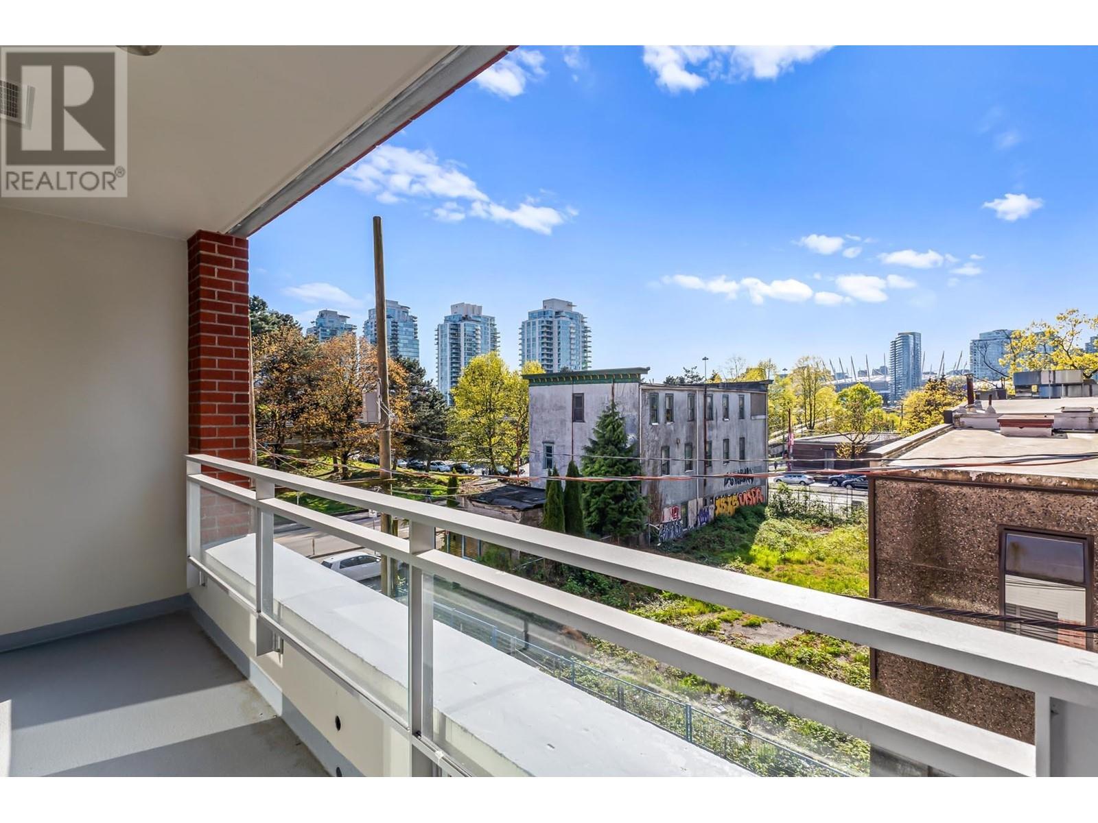 Listing Picture 15 of 28 : 306 221 UNION STREET, Vancouver / 溫哥華 - 魯藝地產 Yvonne Lu Group - MLS Medallion Club Member