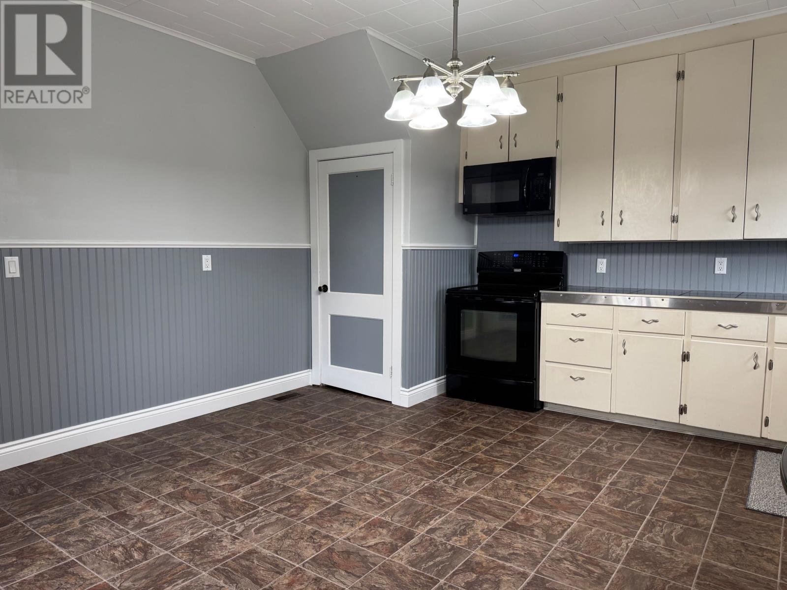 Property at 4 Imperial Street image 4