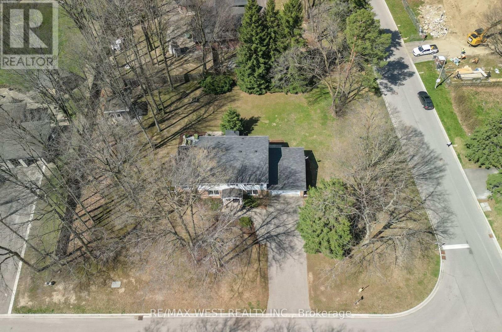 Property at 24 CEDARWOOD CRESCENT image 2